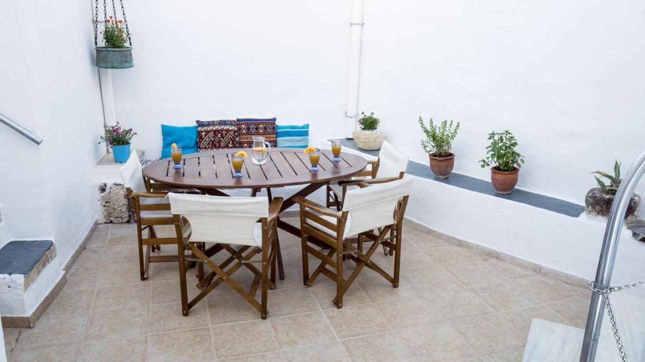 Appartement Mylopetres à Oia  Extérieur photo